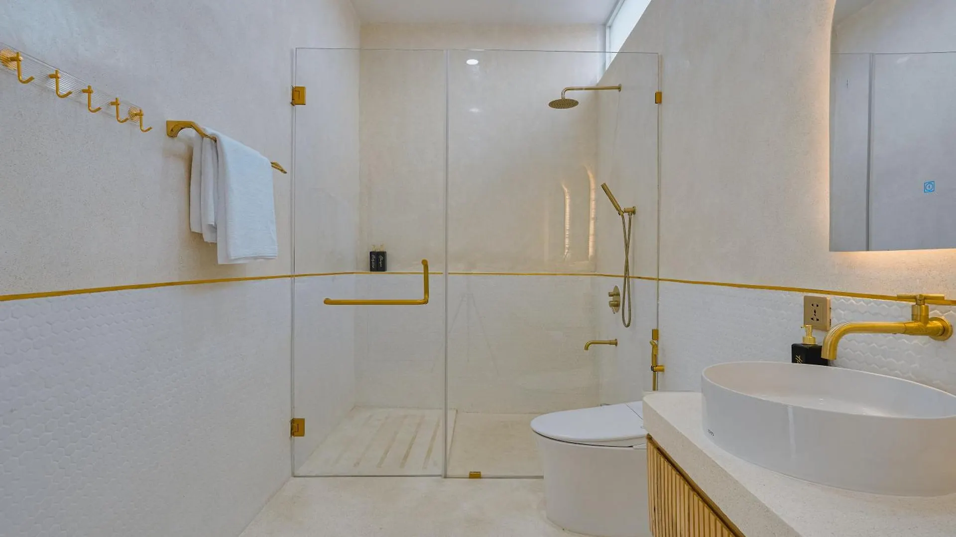 Spacious 3Br Villa Paddy With Rooftop Near Seminyak Kerobokan  Kerobokan (Bali)