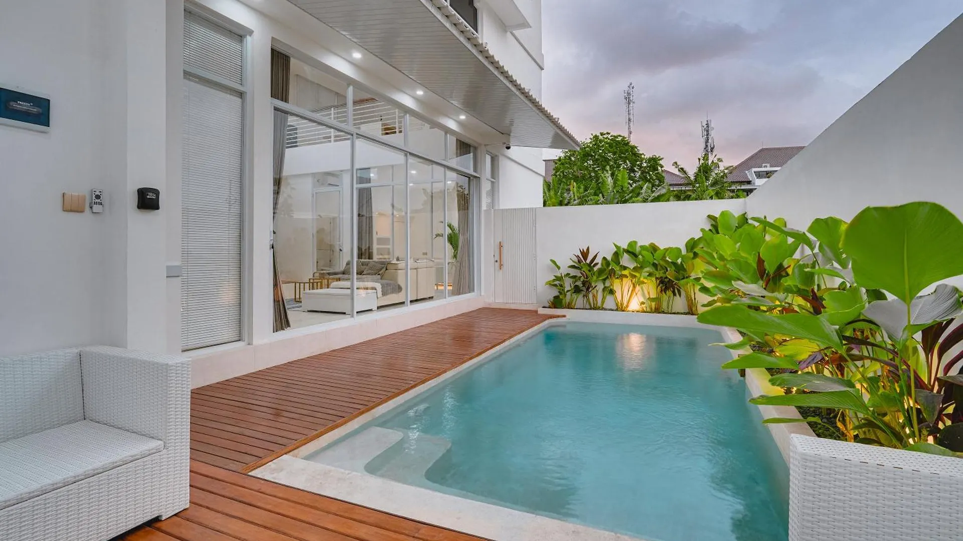 Spacious 3Br Villa Paddy With Rooftop Near Seminyak contacts